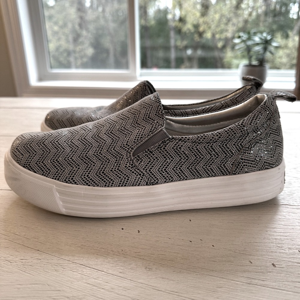 Earth Rosewood Clove Slip On Sneaker Gray Black White Zigzag‎ Women's 7.5M